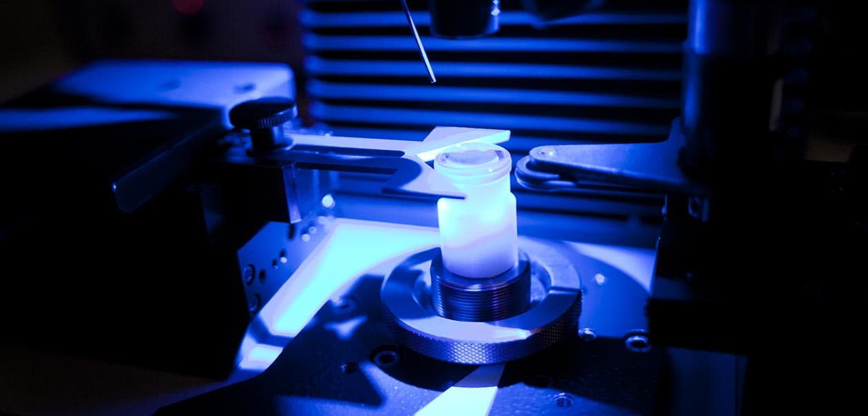 UV-cured optical cementing process for lens assembly